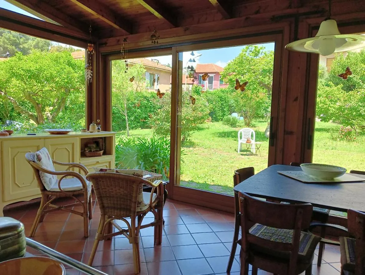 Villetta Con Giardino A Due Passi Dal Mare Imperia Homestay