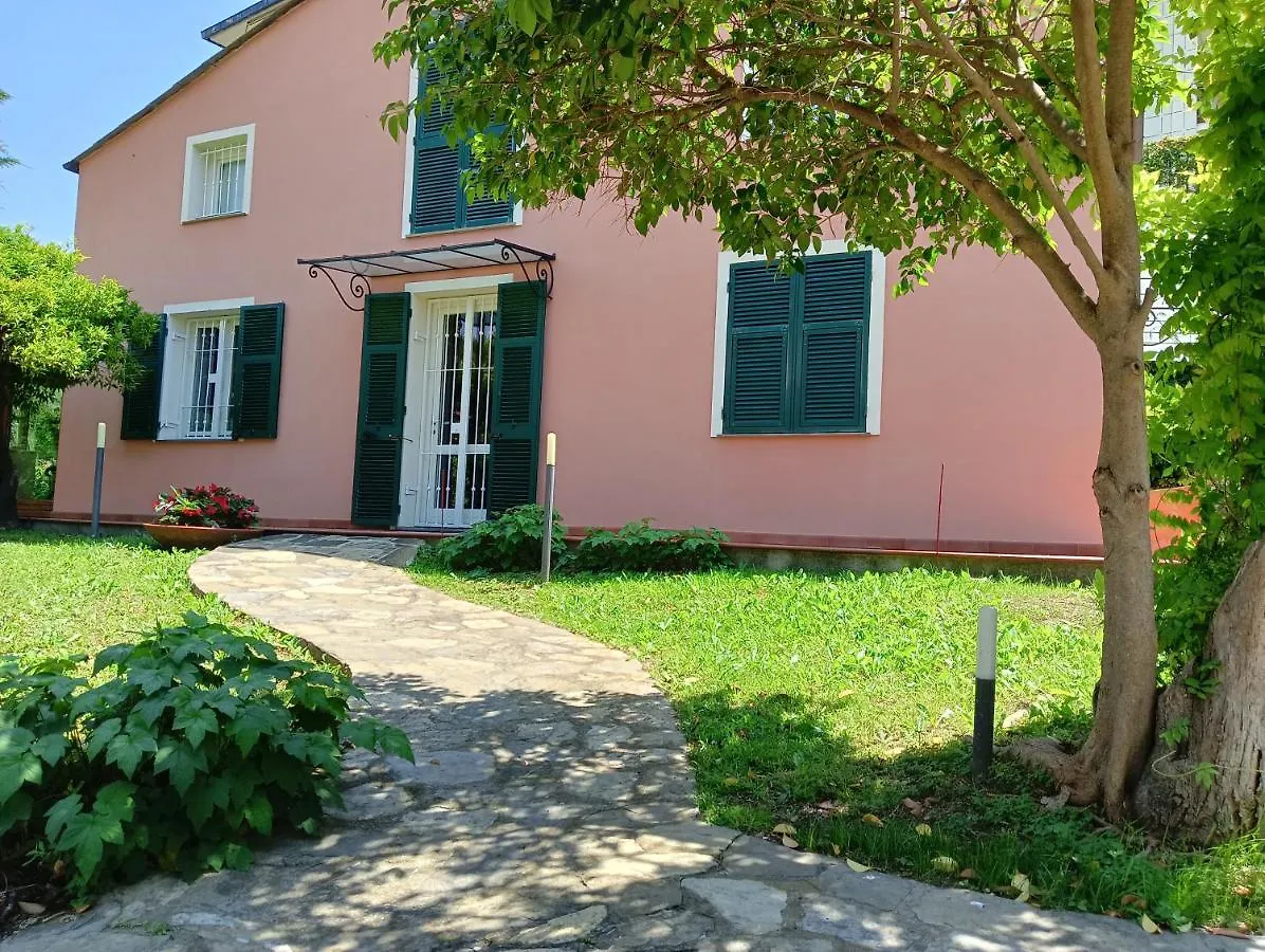 Séjour chez l'habitant Villetta Con Giardino A Due Passi Dal Mare Imperia Italie